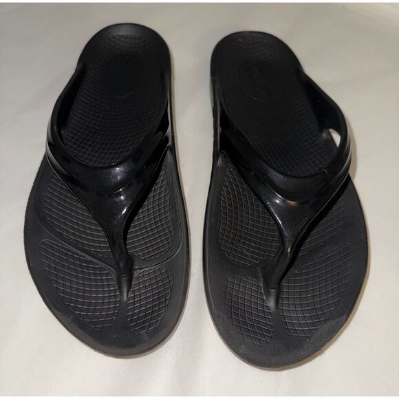OOFOS Black Flip Flop Thong Sandals Recovery Footwear Size Medium Used - Picture 4 of 4